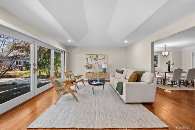 408 Orchard View Drive, Royal Oak, MI 48073