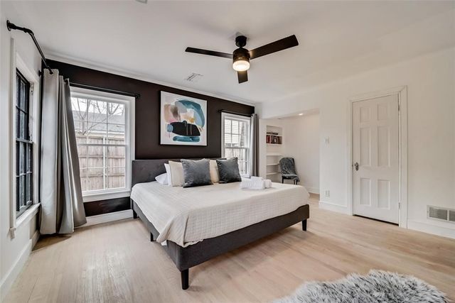 2707 Burlington Boulevard, Dallas, TX 75211