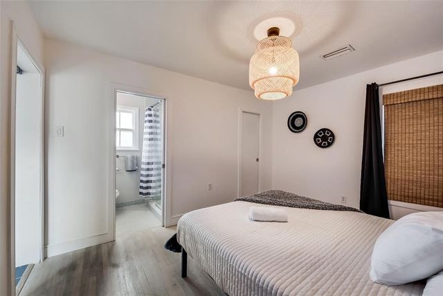 2707 Burlington Boulevard, Dallas, TX 75211