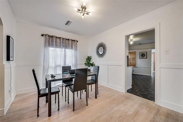 2707 Burlington Boulevard, Dallas, TX 75211