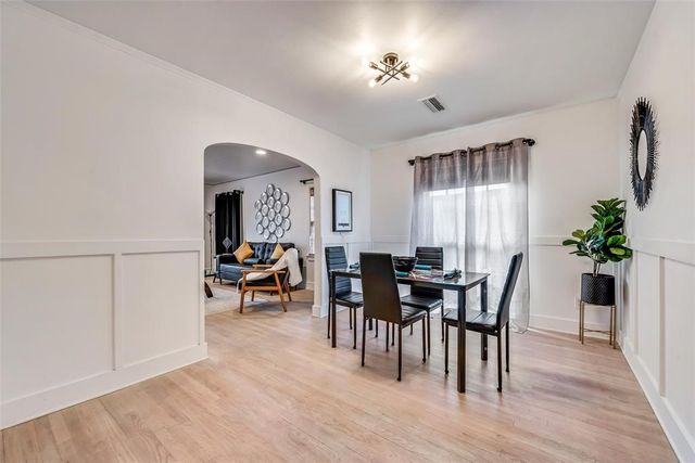 2707 Burlington Boulevard, Dallas, TX 75211