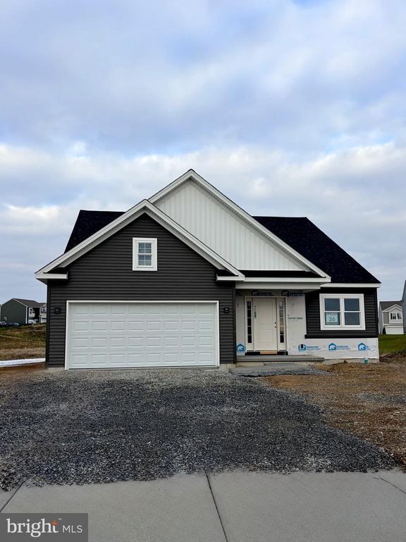 4 FAMILY DR, Carlisle, PA 17013