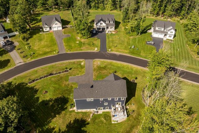 76 Signature Drive, Barrington, NH 03825
