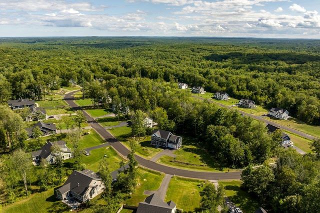 76 Signature Drive, Barrington, NH 03825