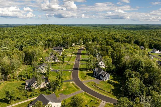 76 Signature Drive, Barrington, NH 03825