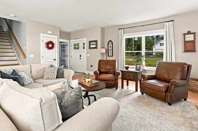 76 Signature Drive, Barrington, NH 03825
