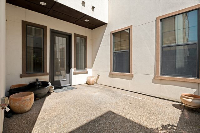 1132 Hemingway Lane, Irving, TX 75063