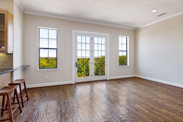 1132 Hemingway Lane, Irving, TX 75063
