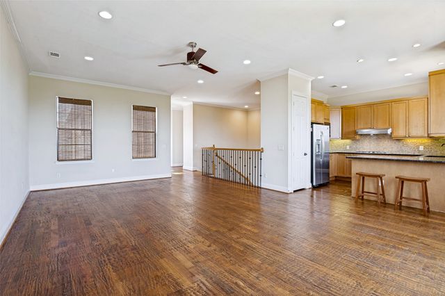 1132 Hemingway Lane, Irving, TX 75063