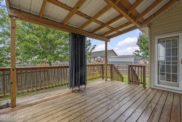 112 Gentry Crossings Blvd, Mt Washington, KY 40047