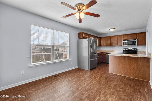 112 Gentry Crossings Blvd, Mt Washington, KY 40047
