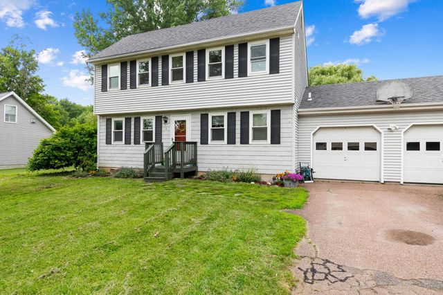 8 Hunting Ridge Lane, Milton, VT 05468