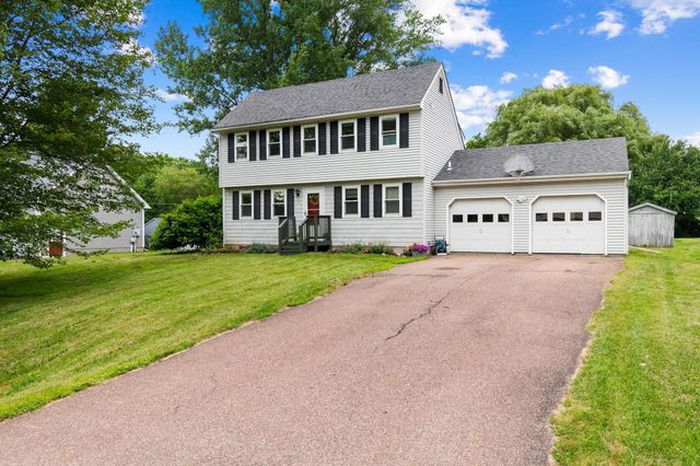 8 Hunting Ridge Lane, Milton, VT 05468
