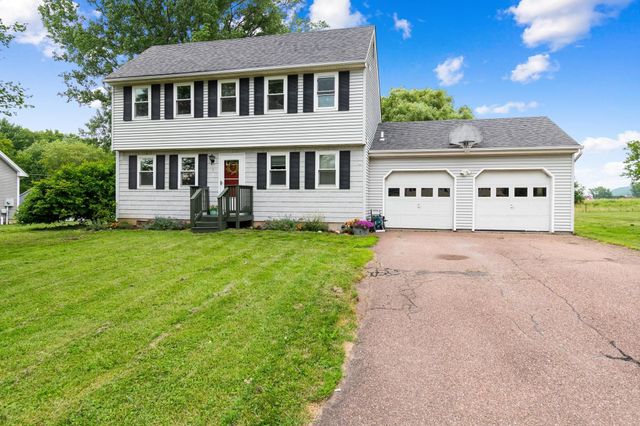 8 Hunting Ridge Lane, Milton, VT 05468