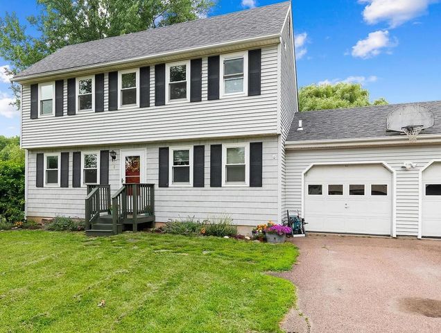 8 Hunting Ridge Lane, Milton, VT 05468
