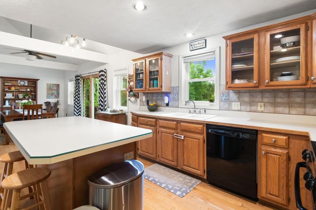 8 Hunting Ridge Lane, Milton, VT 05468