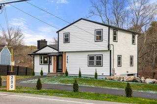 290 Park St, North Reading, MA 01864