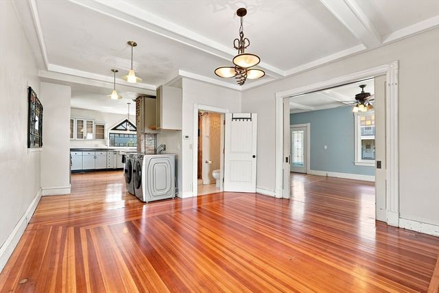 35 Day Ave, Northampton, MA 01060