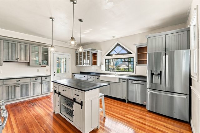 35 Day Ave, Northampton, MA 01060