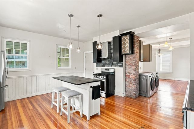35 Day Ave, Northampton, MA 01060