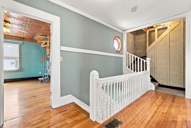 35 Day Ave, Northampton, MA 01060