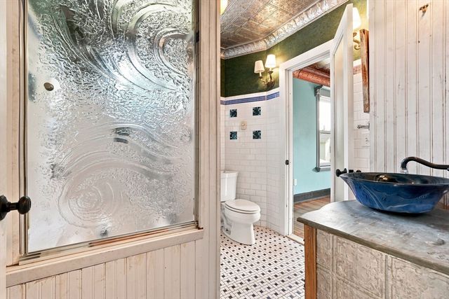 35 Day Ave, Northampton, MA 01060
