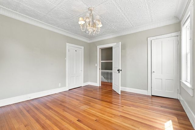 35 Day Ave, Northampton, MA 01060
