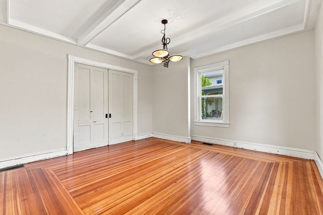 35 Day Ave, Northampton, MA 01060