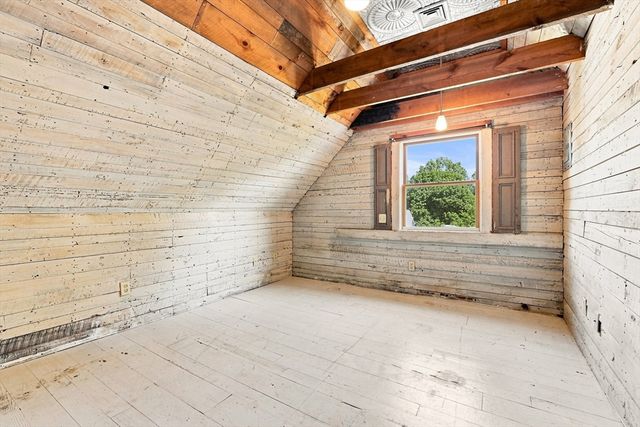 35 Day Ave, Northampton, MA 01060