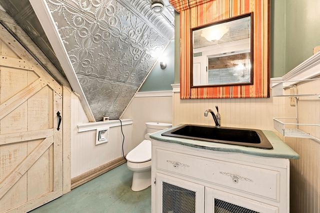 35 Day Ave, Northampton, MA 01060