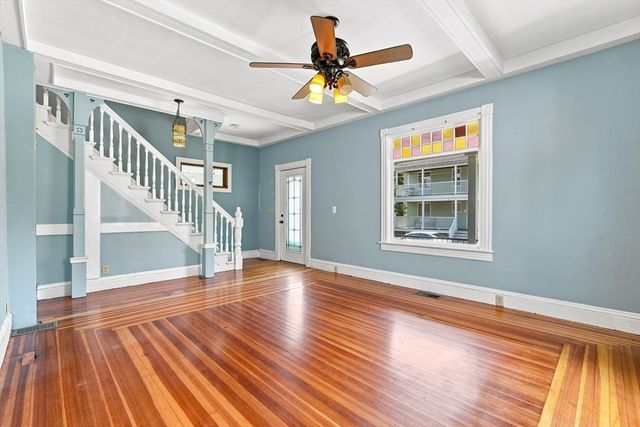 35 Day Ave, Northampton, MA 01060
