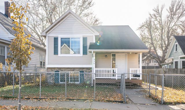 936 Thomas Avenue, Saint Paul, MN 55104
