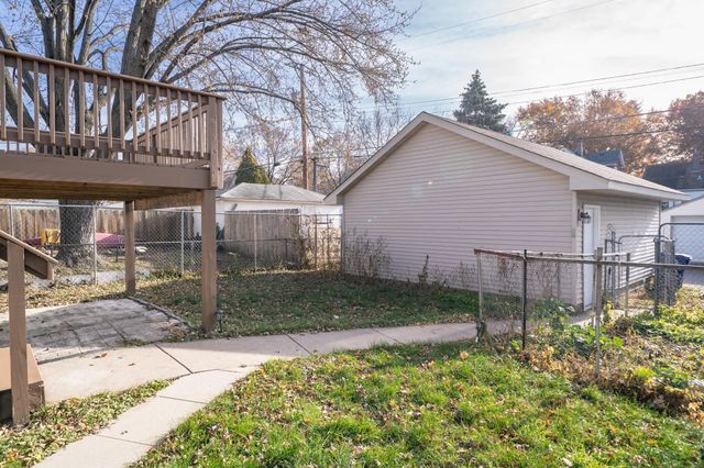 936 Thomas Avenue, Saint Paul, MN 55104