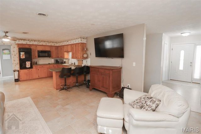 32 Barkley Drive, Waynesville, MO 65583