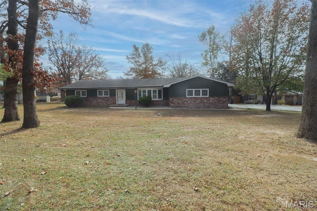 32 Barkley Drive, Waynesville, MO 65583