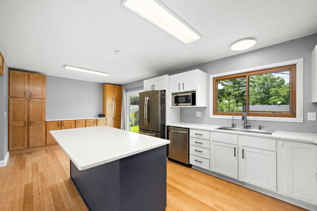 4017 Mica Trail, Eagan, MN 55122