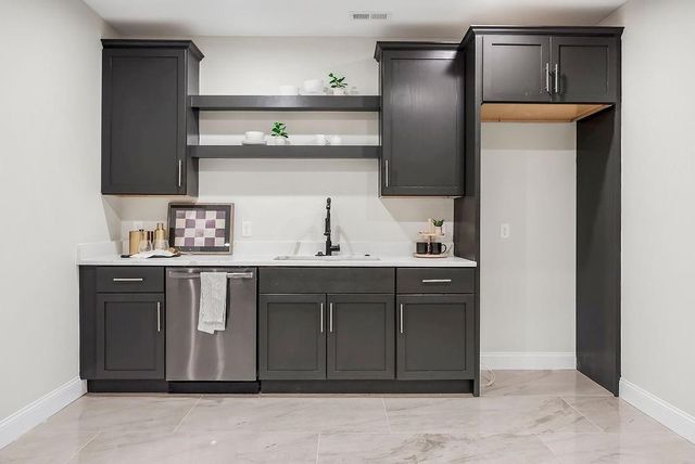 2803 W 73rd Terrace, Prairie Village, KS 66208