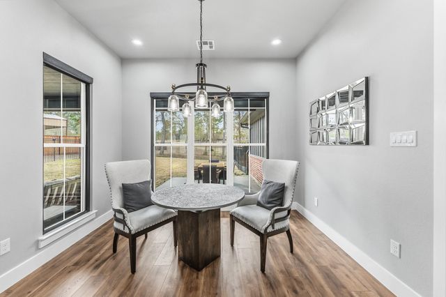 104 Noah Ct, Huntsville, TX 77320