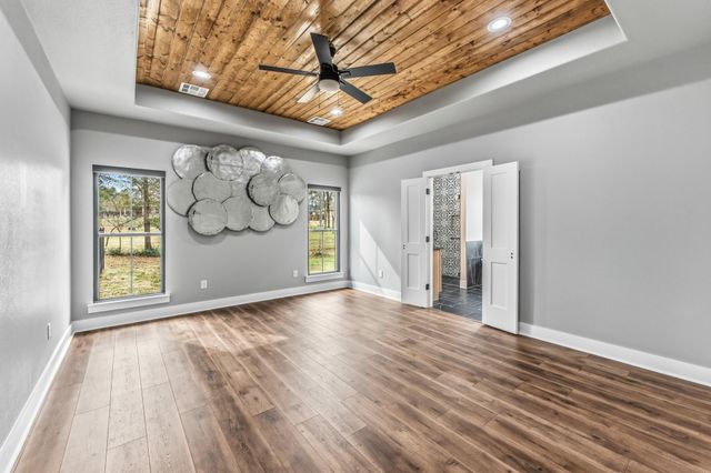 104 Noah Ct, Huntsville, TX 77320