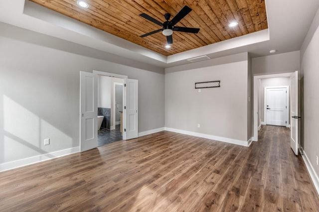 104 Noah Ct, Huntsville, TX 77320