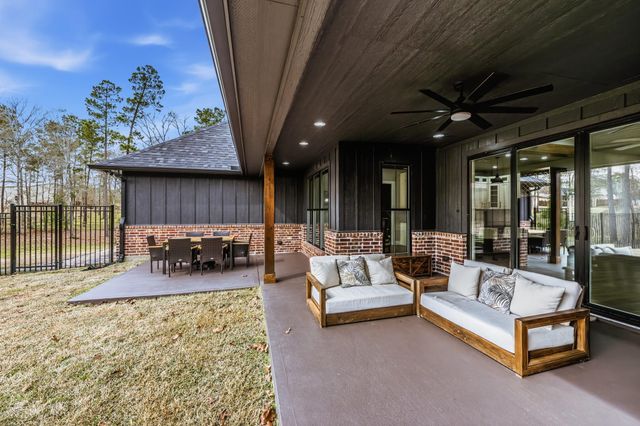 104 Noah Ct, Huntsville, TX 77320