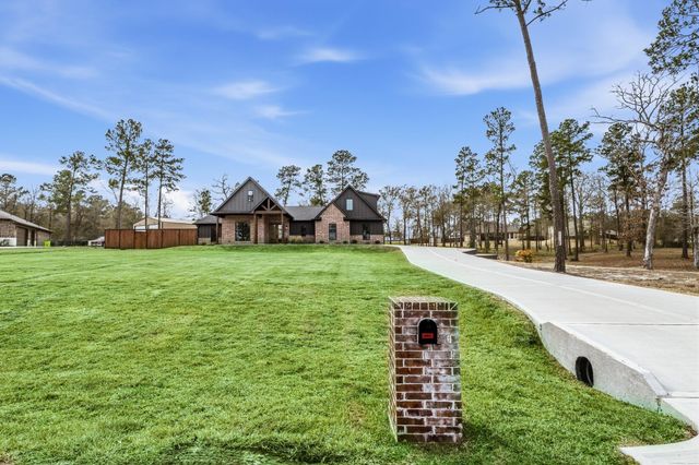 104 Noah Ct, Huntsville, TX 77320