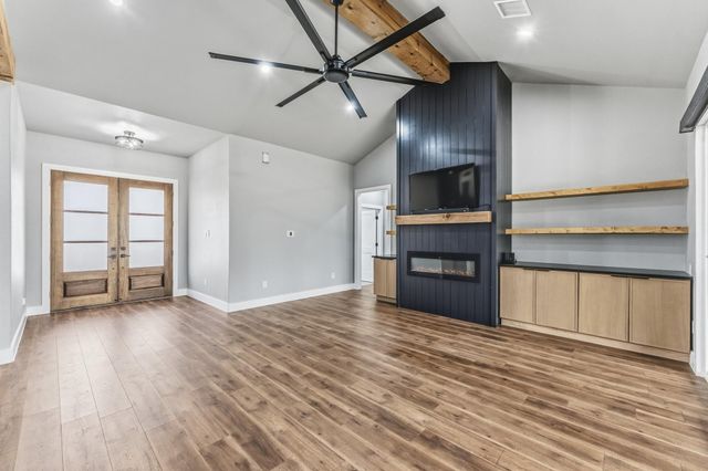 104 Noah Ct, Huntsville, TX 77320