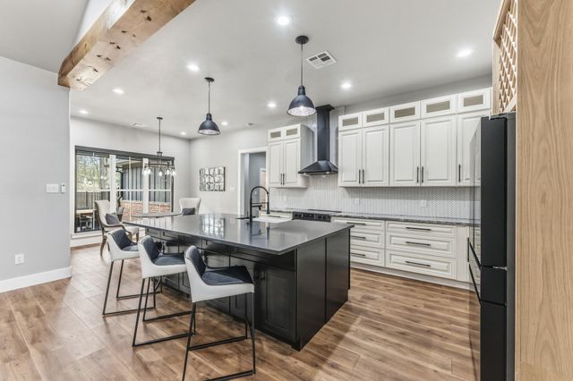 104 Noah Ct, Huntsville, TX 77320