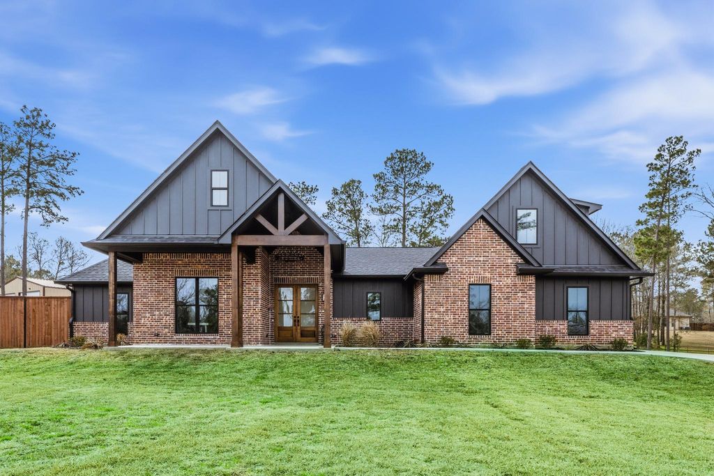 104 Noah Ct, Huntsville, TX 77320