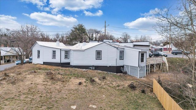 801 Bedford RD, Vinton, VA 24179