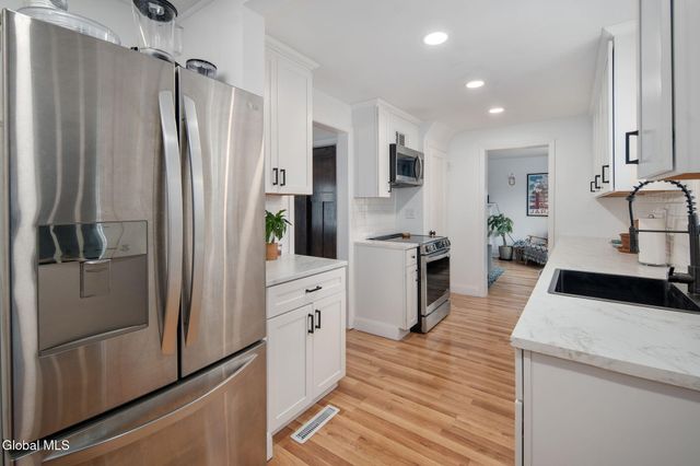 2127 McClellan Street, Niskayuna, NY 12309