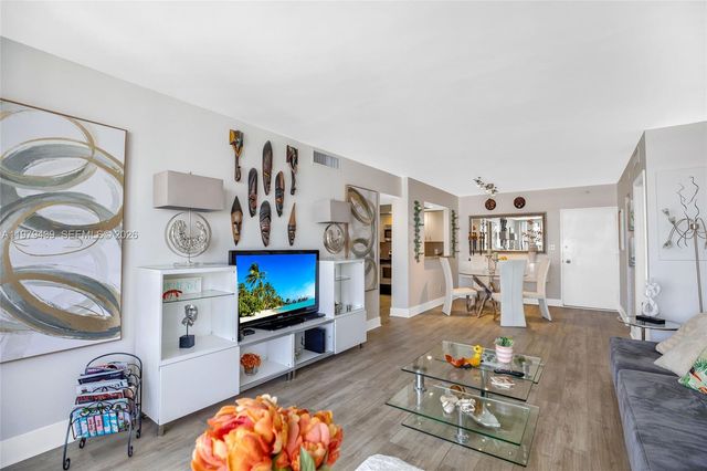 5600 Collins Ave 16B, Miami Beach, FL 33140