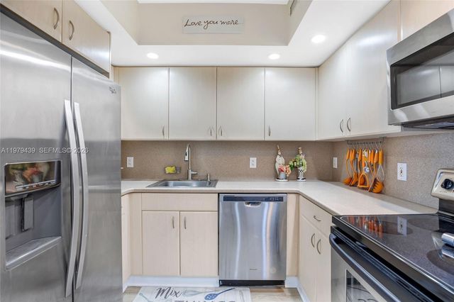 5600 Collins Ave 16B, Miami Beach, FL 33140