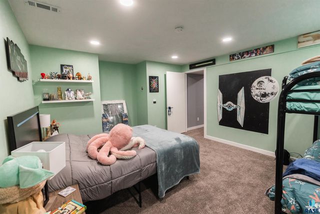 4409 S Holbrook Ave Avenue, Sioux Falls, SD 57106